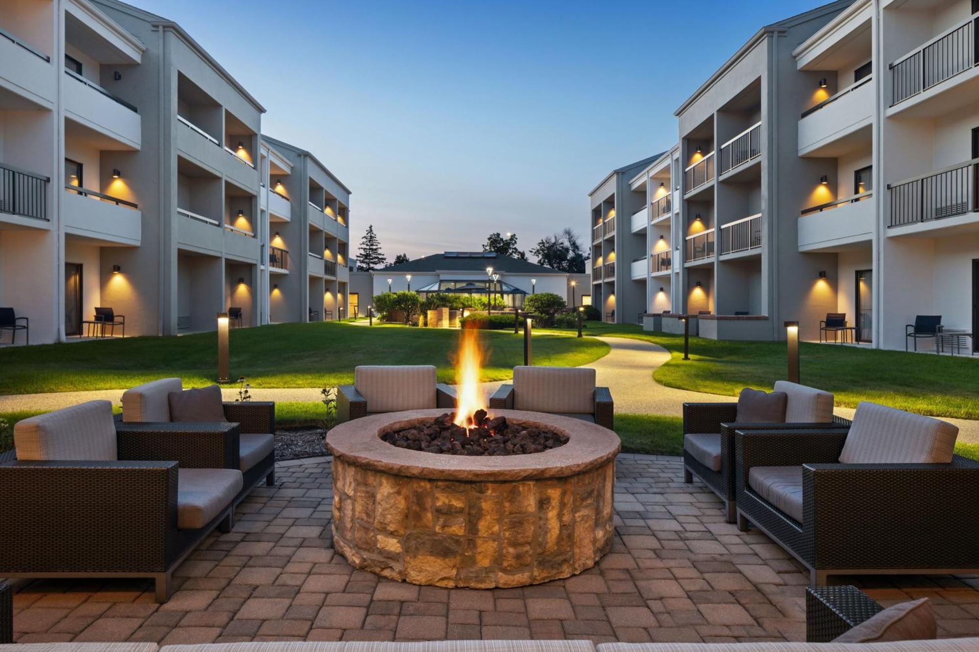 Courtyard By Marriott Chicago Waukegan / Gurnee Hotel Exterior foto